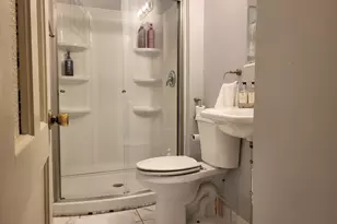 110 Darby St, Bloomfield, CT 06002 - Photo 16