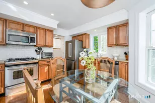 18 Auburn St, Norwalk, CT 06854 - Photo 10