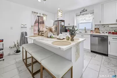 17 Rosedale Avenue, Waterbury, CT 06705 - Photo 8