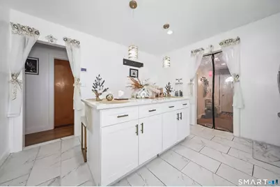 17 Rosedale Avenue, Waterbury, CT 06705 - Photo 10