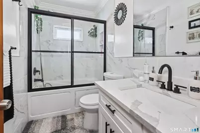 17 Rosedale Avenue, Waterbury, CT 06705 - Photo 12