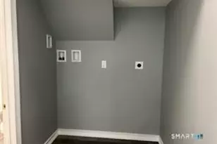 22 Hawthorne St, Norwich, CT 06360 - Photo 6