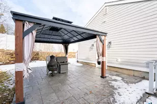 15 Ridgebrook Dr, Bridgeport, CT 06606 - Photo 8