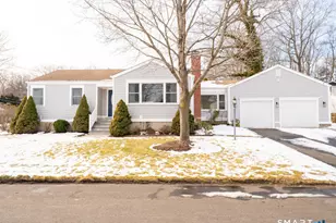 15 Ridgebrook Dr, Bridgeport, CT 06606 - Photo 2