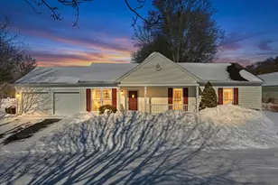 12 Beechwood Dr, Waterford, CT 06385 - Photo 2