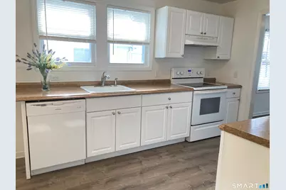 29 Sterling Place, Stamford, CT 06907 - Photo 6