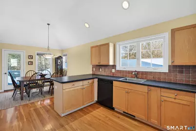 10 Trout Brook Circle #10, Newtown, CT 06470 - Photo 8