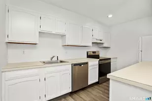 15 Victory St, Stamford, CT 06902 - Photo 8