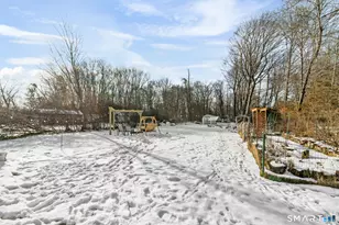 155 Eaton Ave, Meriden, CT 06451 - Photo 30