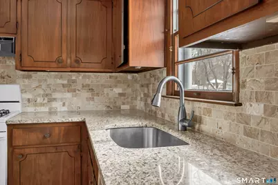 95 Masna Place, Stratford, CT 06614 - Photo 10