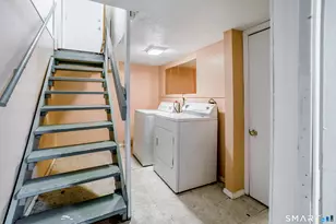 31 Farmwood Rd, Waterbury, CT 06704 - Photo 16