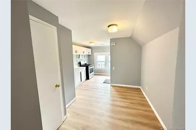 173 Coleman Street #3rd floor, Bridgeport, CT 06604 - Photo 4