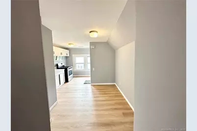 173 Coleman Street #3rd floor, Bridgeport, CT 06604 - Photo 2