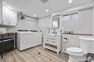 260 Toilsome Pl, Bridgeport, CT 06606 - Photo 32