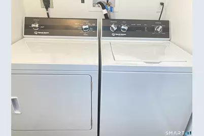 29 Sterling Place, Stamford, CT 06907 - Photo 12