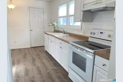 29 Sterling Place, Stamford, CT 06907 - Photo 6