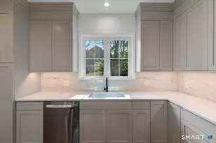 410 Alba Ave, Bridgeport, CT 06606 - Photo 14