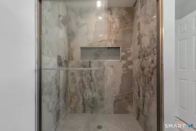 410 Alba Avenue, Bridgeport, CT 06606 - Photo 28