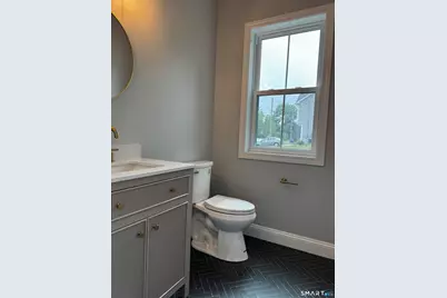 410 Alba Avenue, Bridgeport, CT 06606 - Photo 16