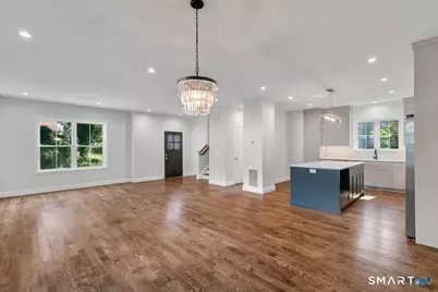 410 Alba Avenue, Bridgeport, CT 06606 - Photo 8