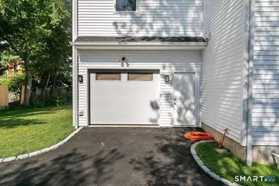 410 Alba Avenue, Bridgeport, CT 06606 - Photo 4