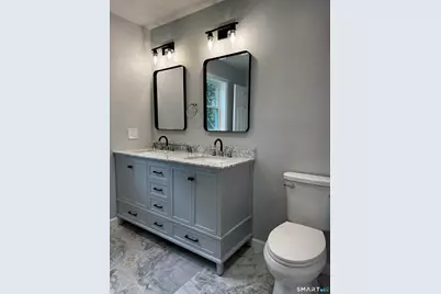 410 Alba Avenue, Bridgeport, CT 06606 - Photo 26