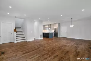 410 Alba Ave, Bridgeport, CT 06606 - Photo 10