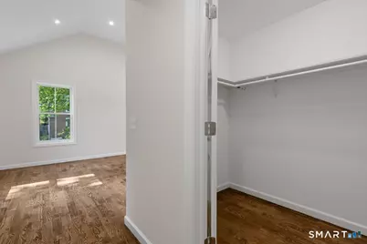 410 Alba Avenue, Bridgeport, CT 06606 - Photo 24