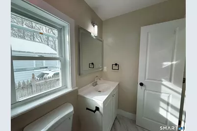 260 Robin Street, Bridgeport, CT 06606 - Photo 8