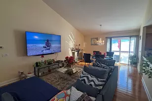 162 Thistle Pond Dr, Bloomfield, CT 06002 - Photo 4