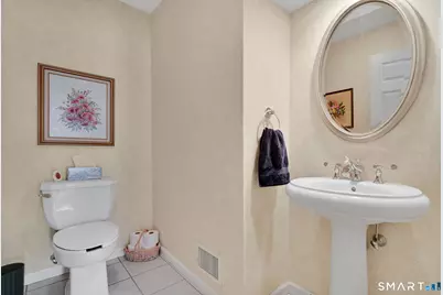 8 Eaton Circle #8, West Hartford, CT 06117 - Photo 18