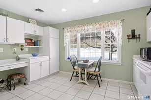 8 Eaton Circle, West Hartford, CT 06117 - Photo 6