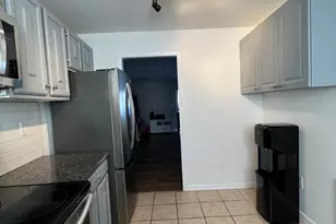 10 Dogwood Ct, Cromwell, CT 06416 - Photo 2