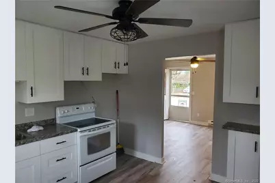 83 Midway Oval, Groton, CT 06340 - Photo 10