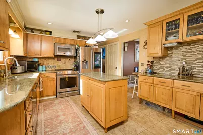 121 Campbell Road, Trumbull, CT 06611 - Photo 12