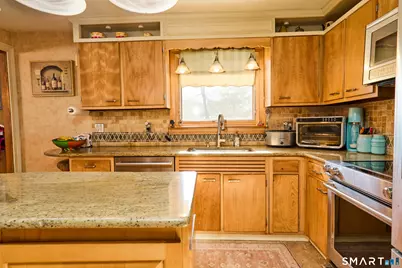 121 Campbell Road, Trumbull, CT 06611 - Photo 14