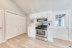 24 Lorraine Ct, East Hartford, CT 06105 - Photo 8