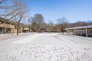 192 Gillies Ln, Norwalk, CT 06854 - Photo 22