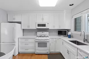 3 Steeplechase Dr, Newington, CT 06111 - Photo 6