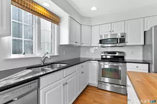 30 Osborne Pl, Fairfield, CT 06890 - Photo 12