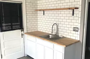 24 St Johns St, Middletown, CT 06457 - Photo 12