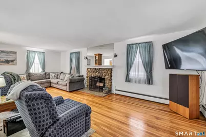 235 Burnsford Avenue, Bridgeport, CT 06606 - Photo 4