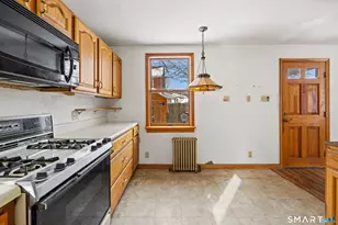 220 Melville Dr, Fairfield, CT 06825 - Photo 6