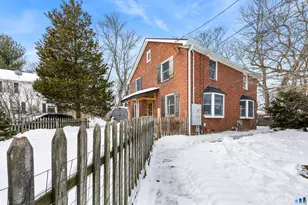 220 Melville Dr, Fairfield, CT 06825 - Photo 16