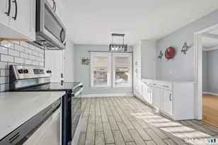 24 Pearl St, Glastonbury, CT 06033 - Photo 2