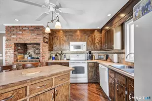 89 Merriman Rd, Wethersfield, CT 06109 - Photo 16