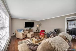 89 Merriman Rd, Wethersfield, CT 06109 - Photo 10