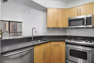 25 Forest St, Stamford, CT 06901 - Photo 10