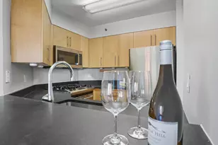 25 Forest St, Stamford, CT 06901 - Photo 8