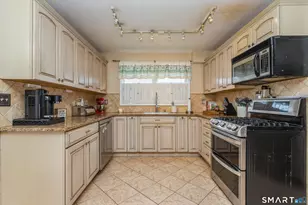 59 Woodway Rd, Stamford, CT 06907 - Photo 4